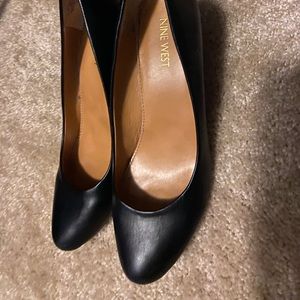 Nine West black wedges